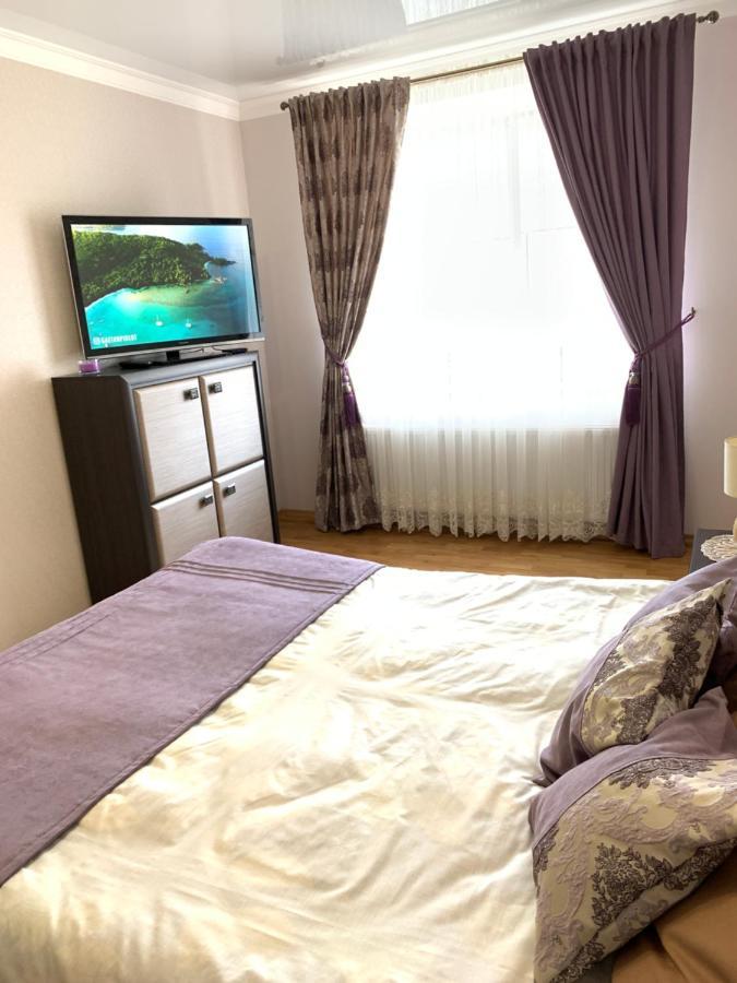 Центр. Поруч Парк Та Став Apartment Ternopil Exterior photo
